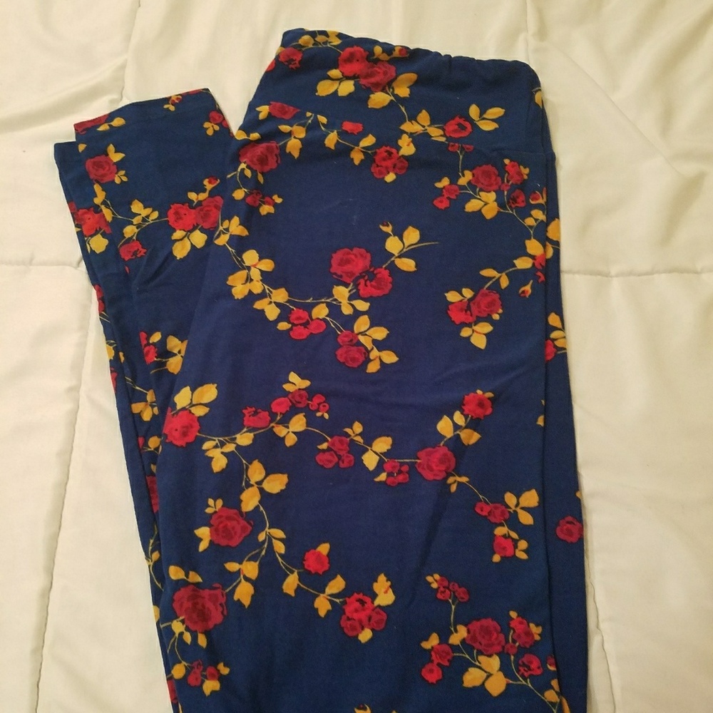 Lularoe red rose leggings
